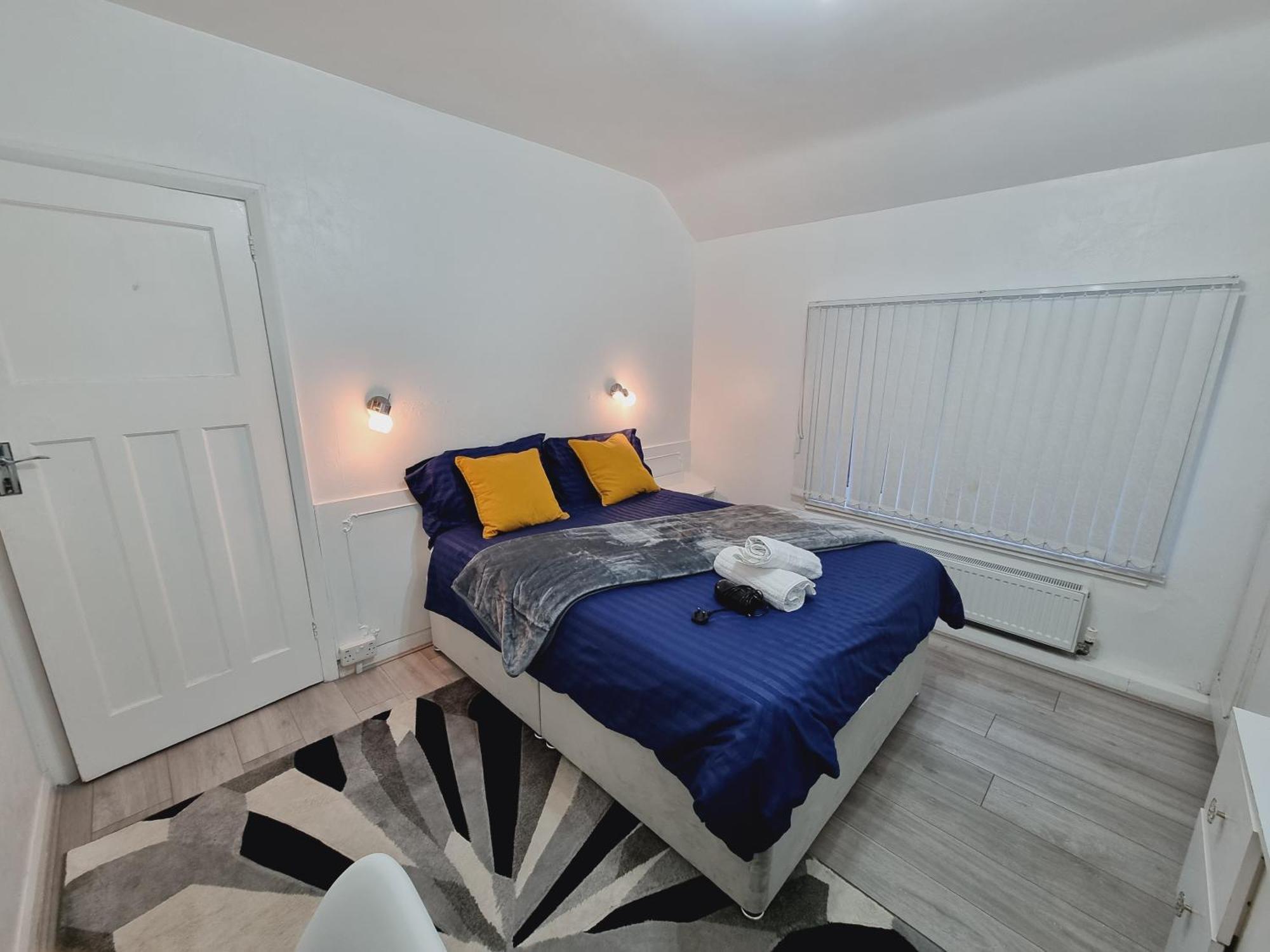 Luxury Double Bed With Private Bathroom, Netflix, Work Space And Wifi Leeds  Kültér fotó